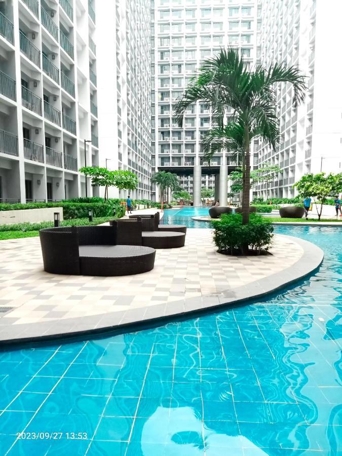 Shore 2 Residences 1Br Deluxe Room In Moa Complex Манила Екстериор снимка