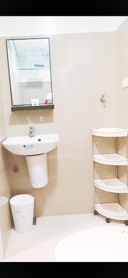 Shore 2 Residences 1Br Deluxe Room In Moa Complex Манила Екстериор снимка