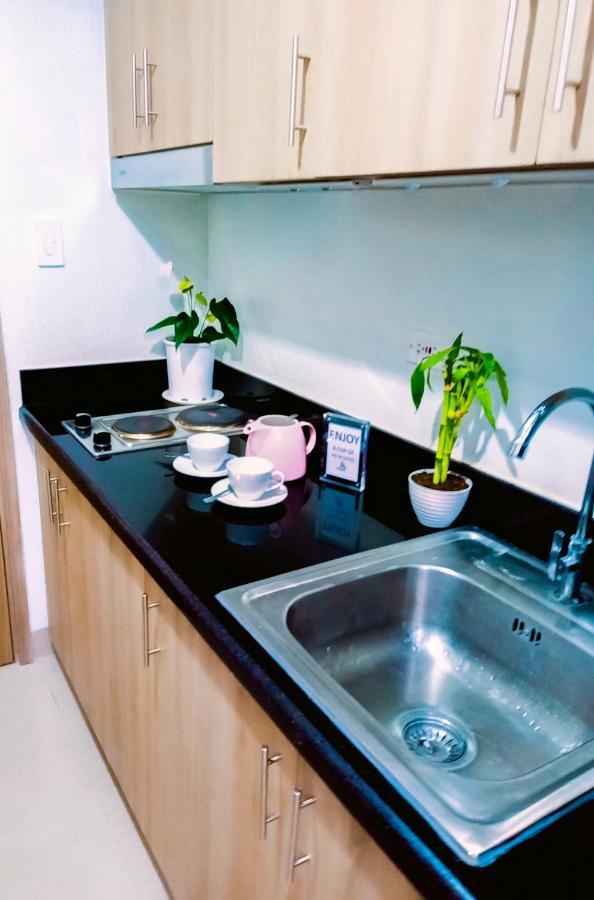 Shore 2 Residences 1Br Deluxe Room In Moa Complex Манила Екстериор снимка