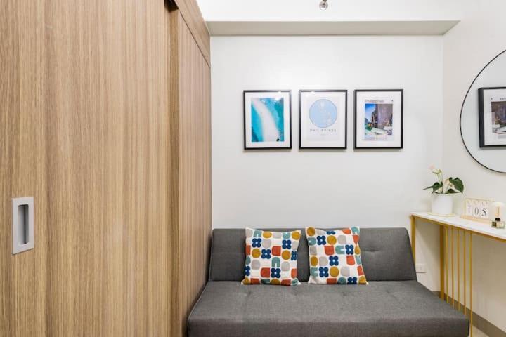 Shore 2 Residences 1Br Deluxe Room In Moa Complex Манила Екстериор снимка