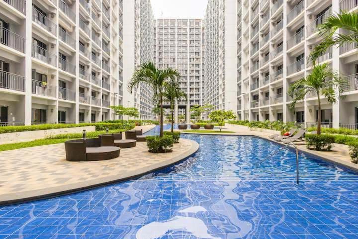 Shore 2 Residences 1Br Deluxe Room In Moa Complex Манила Екстериор снимка