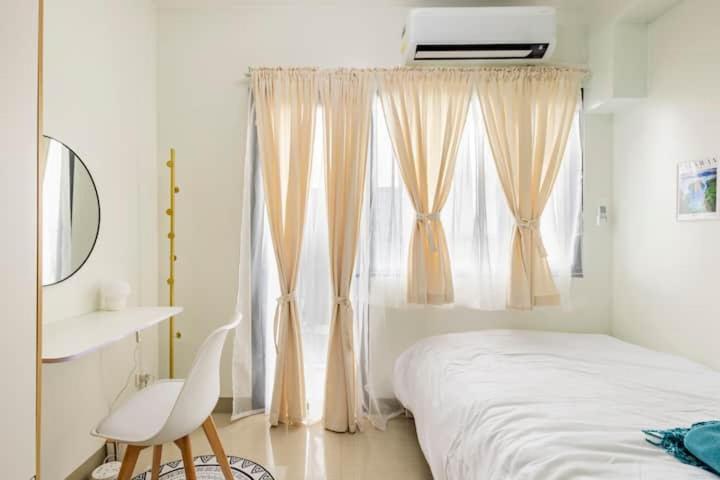 Shore 2 Residences 1Br Deluxe Room In Moa Complex Манила Екстериор снимка