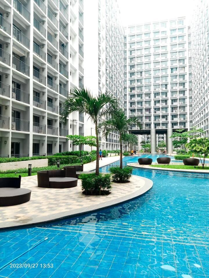 Shore 2 Residences 1Br Deluxe Room In Moa Complex Манила Екстериор снимка